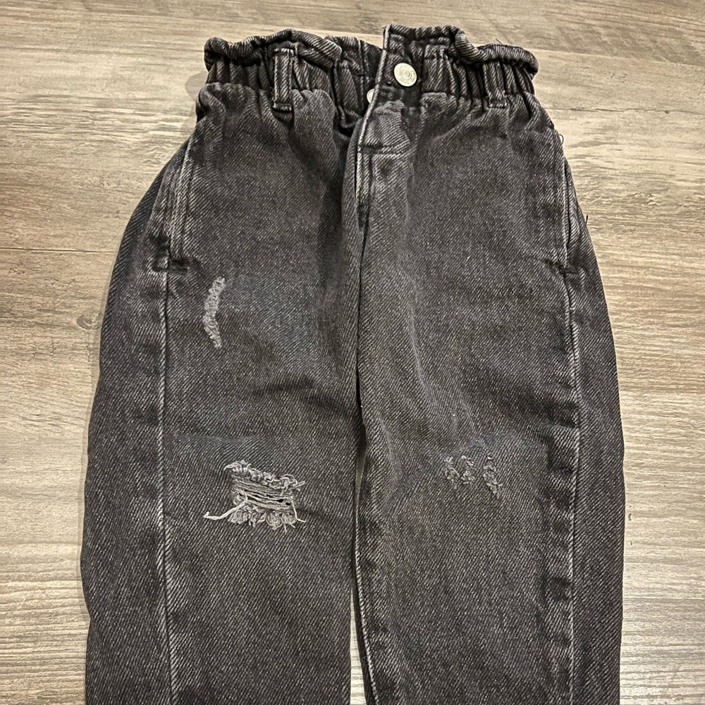 18-24 MONTHS (36,2 INCHES)
THE RIPPED BAGGY JEANS
Black